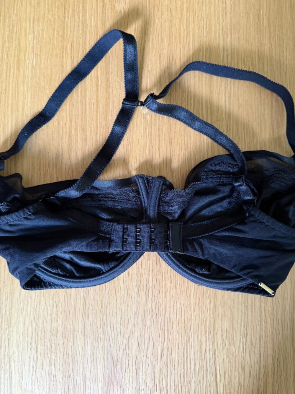 Lot of four 30G black bras - Picture 9 of 9